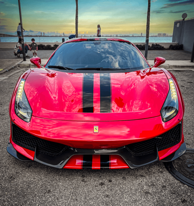 Ferrari 488 Pista thumbnail 2