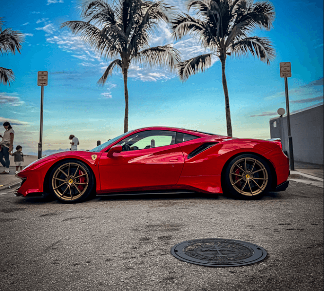 Ferrari 488 Pista thumbnail 3