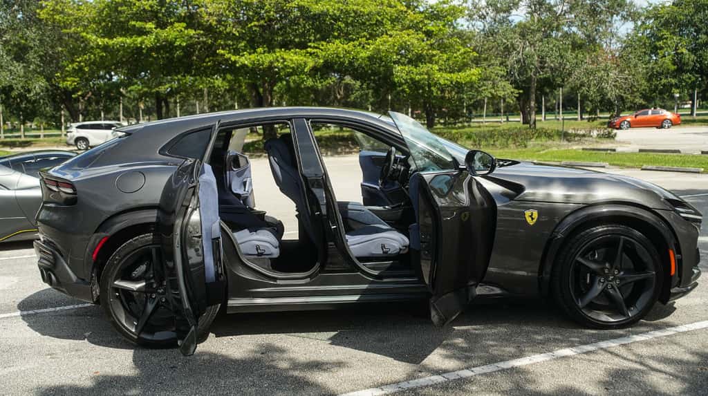 Ferrari Purosangue thumbnail 3