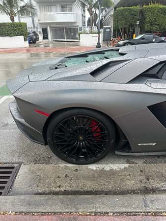 Lamborghini Aventador S Rental in Fort Lauderdale thumbnail 4