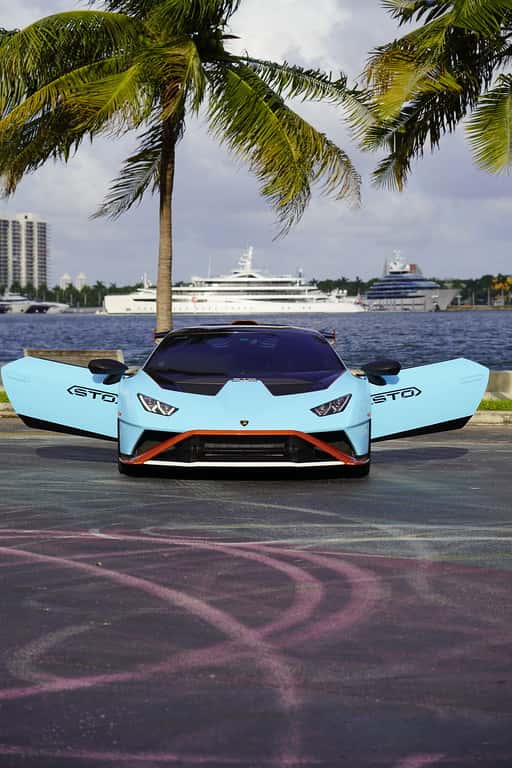 Lamborghini Huracan STO  Rental in Fort Lauderdale thumbnail 2