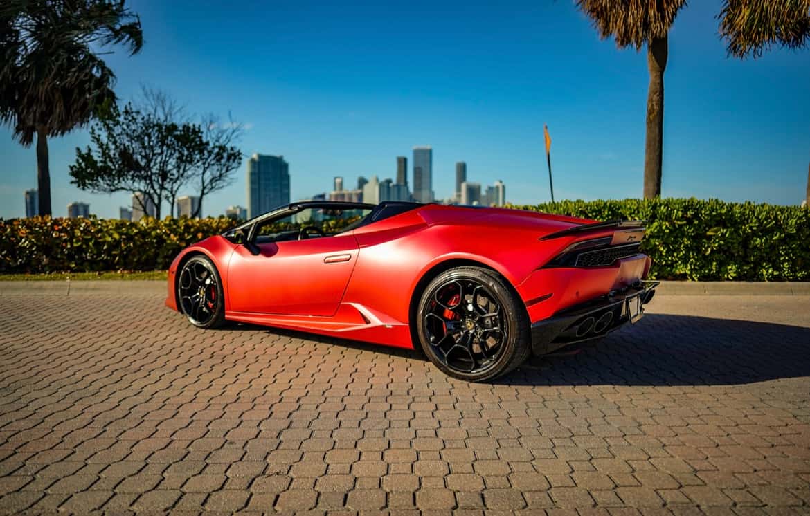Lamborghini Huracan Rental in Miami thumbnail 3