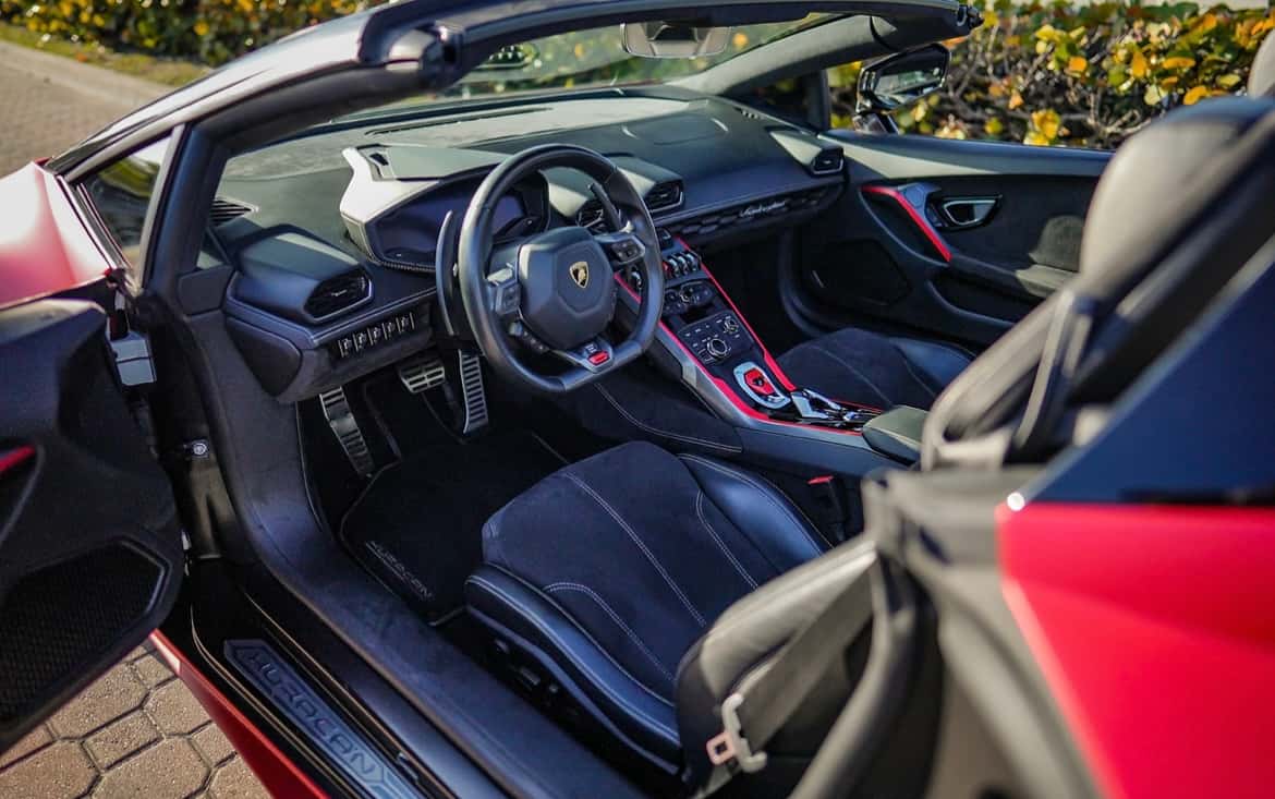 Lamborghini Huracan Rental in Miami thumbnail 6