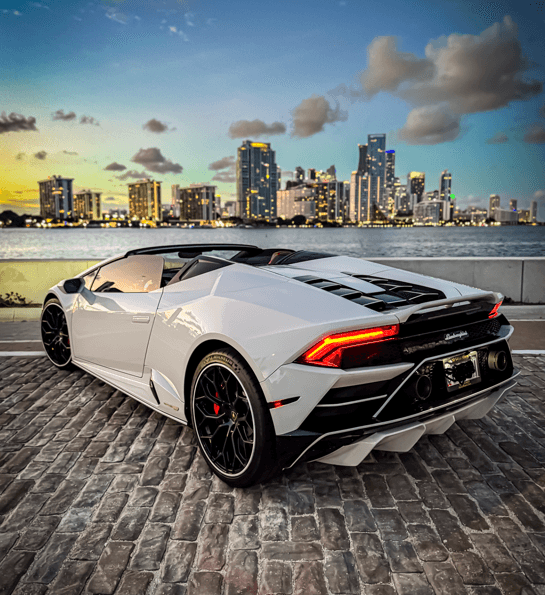 Lamborghini Huracan Evo Spyder Rental in Fort Lauderdale thumbnail 4