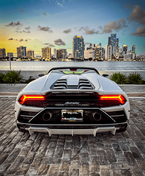 Lamborghini Huracan Evo Spyder Rental in Fort Lauderdale thumbnail 5
