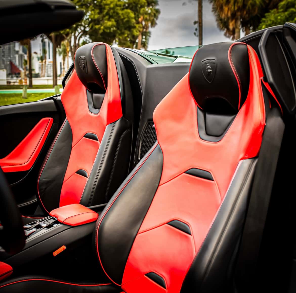 Lamborghini Huracan Evo Spyder Rental in Fort Lauderdale thumbnail 7