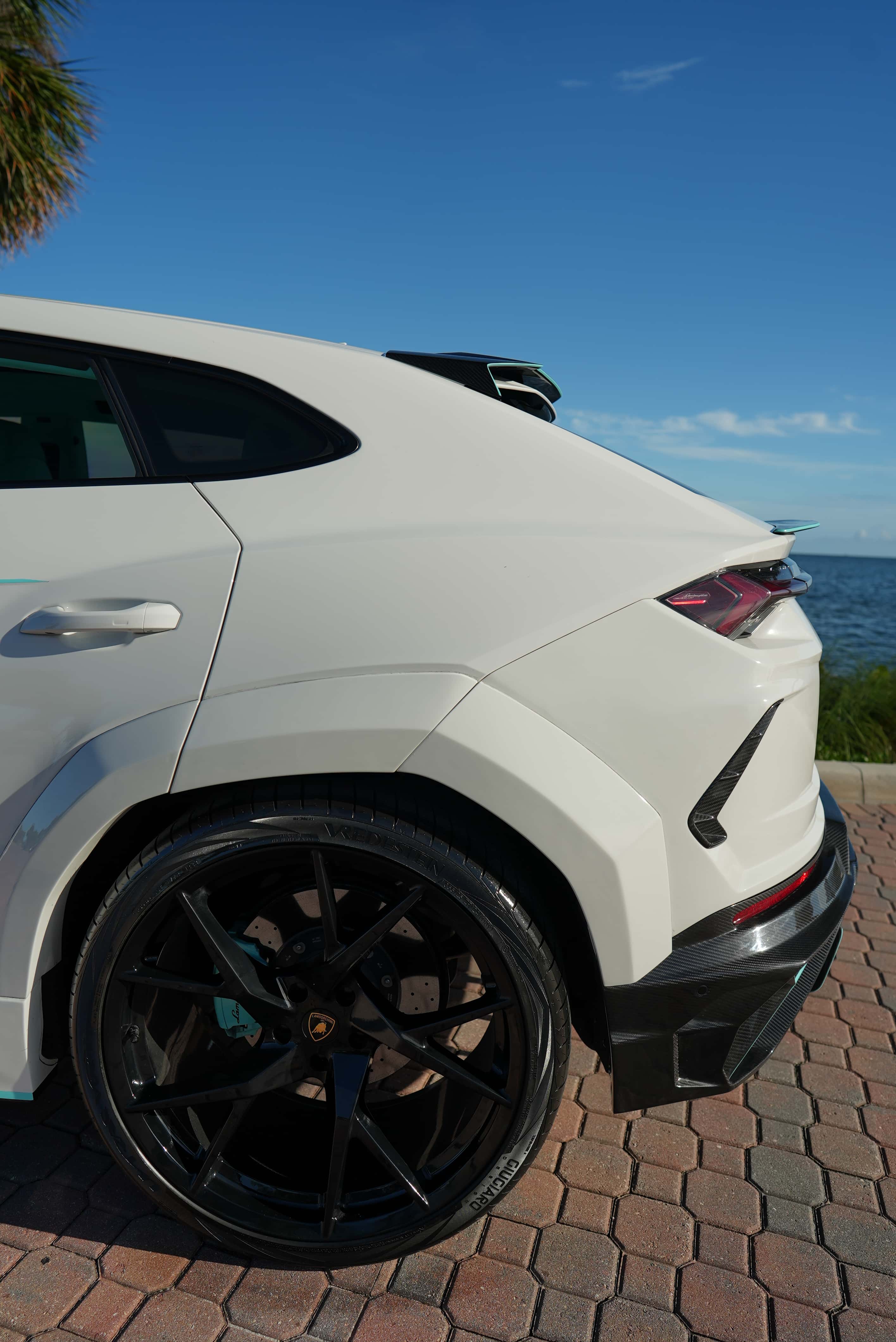 Mansory Lamborghini Urus Rental in Fort Lauderdale thumbnail 3