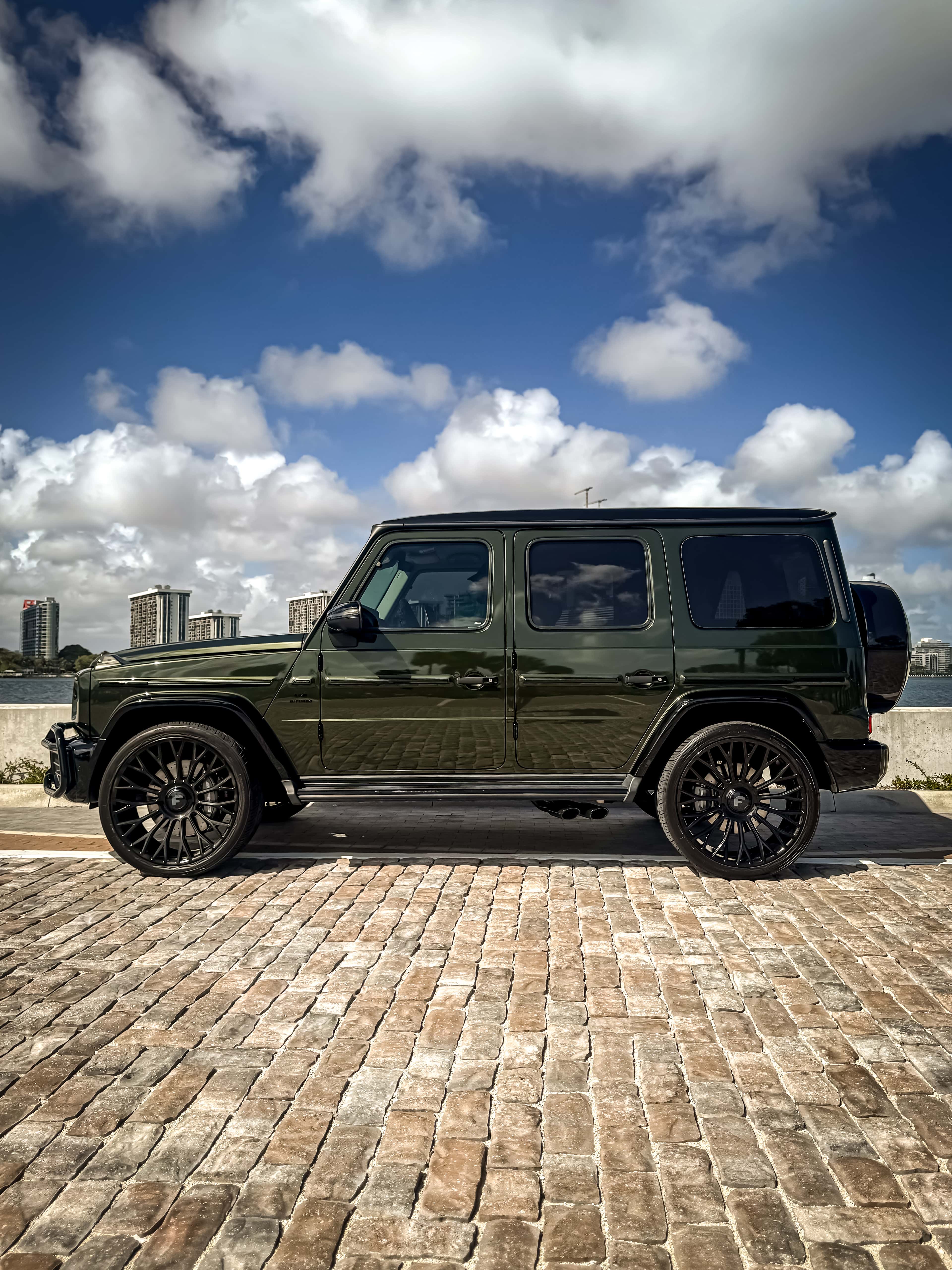 Mercedes G63 AMG Rental in Fort Lauderdale thumbnail 3