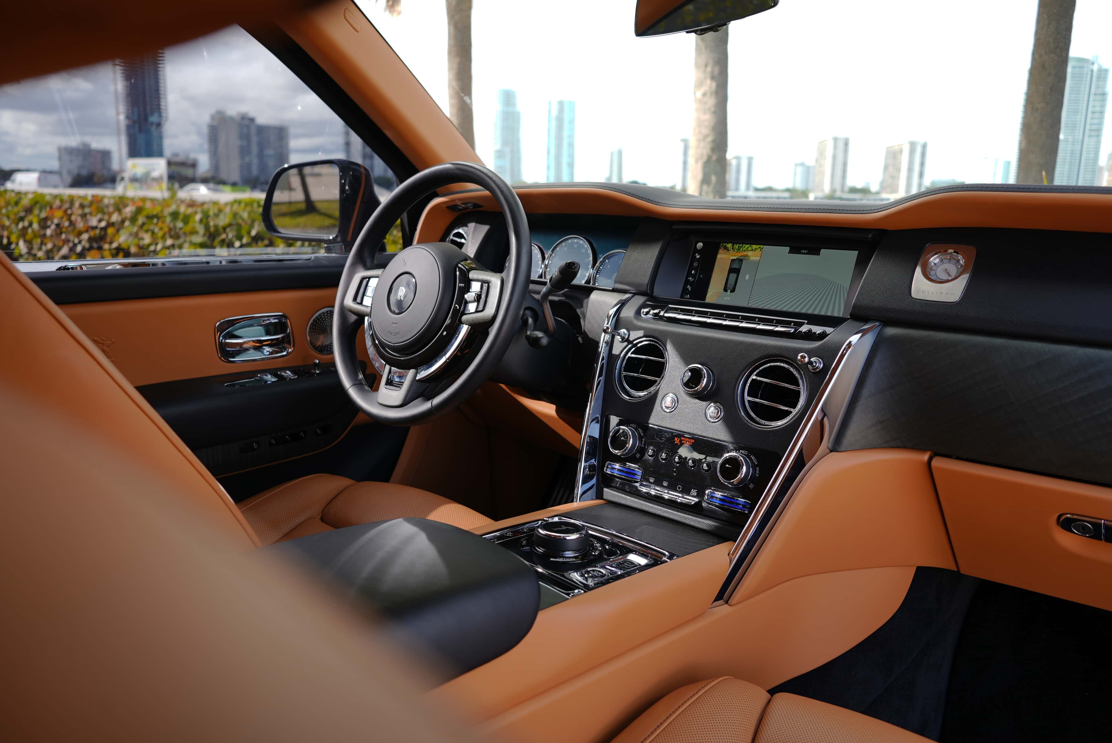 Rolls Royce Cullinan Rental in Miami thumbnail 6