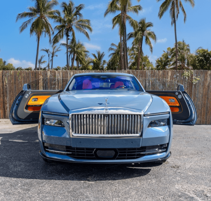 Rolls Royce Spectre Rental in Fort Lauderdale thumbnail 2