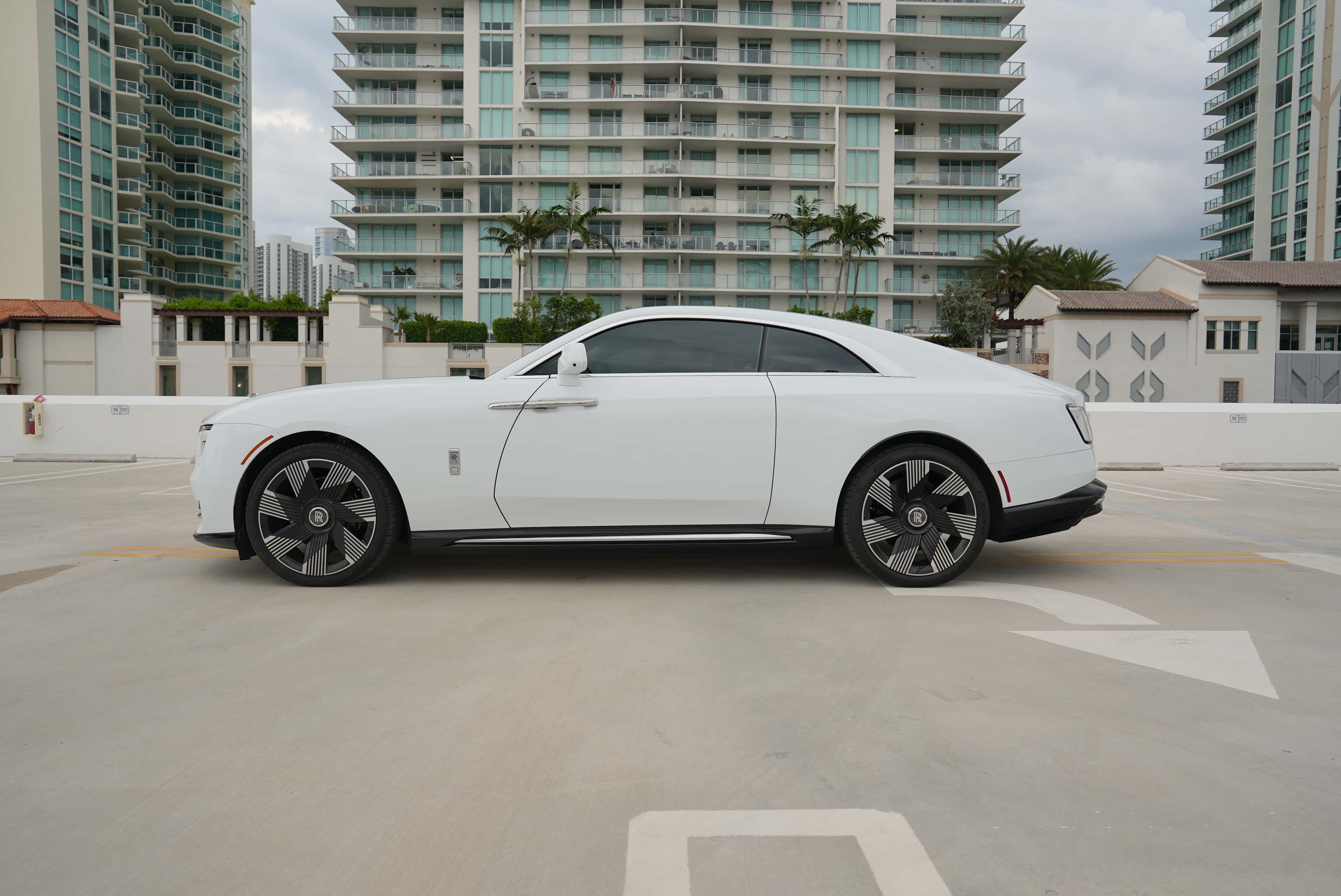Rolls Royce Spectre Rental in Fort Lauderdale thumbnail 3