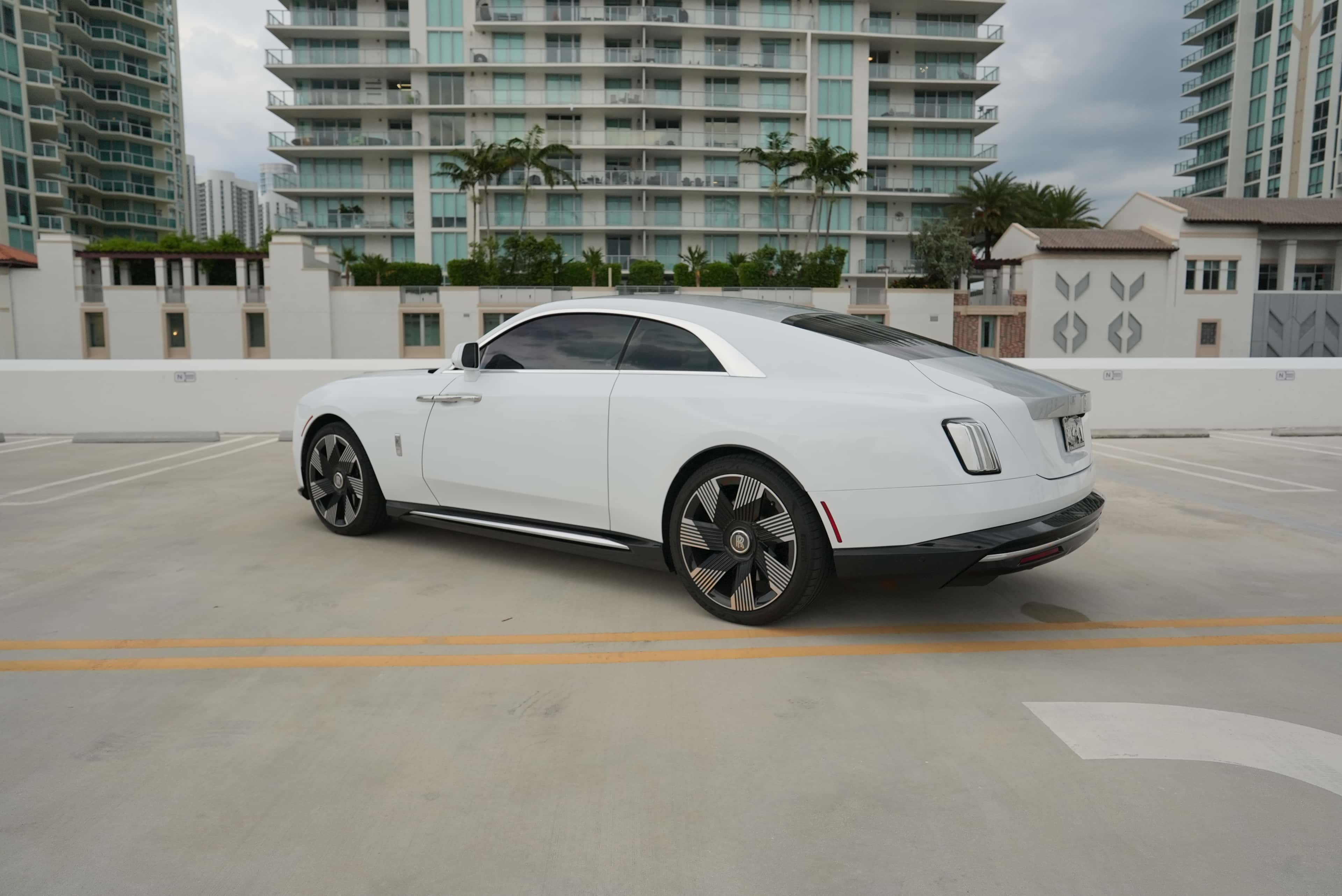 Rolls Royce Spectre Rental in Fort Lauderdale thumbnail 4