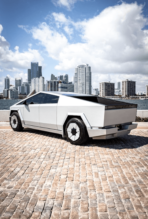 Tesla CyberTruck Rental in Fort Lauderdale thumbnail 4