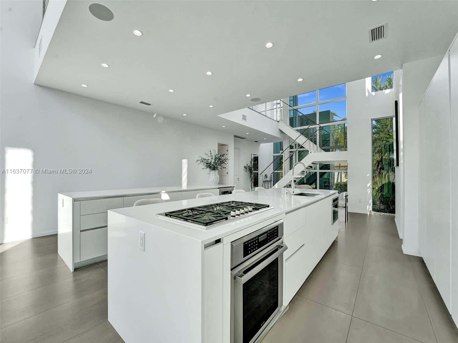 VILLA WREN Rental in Miami thumbnail 7