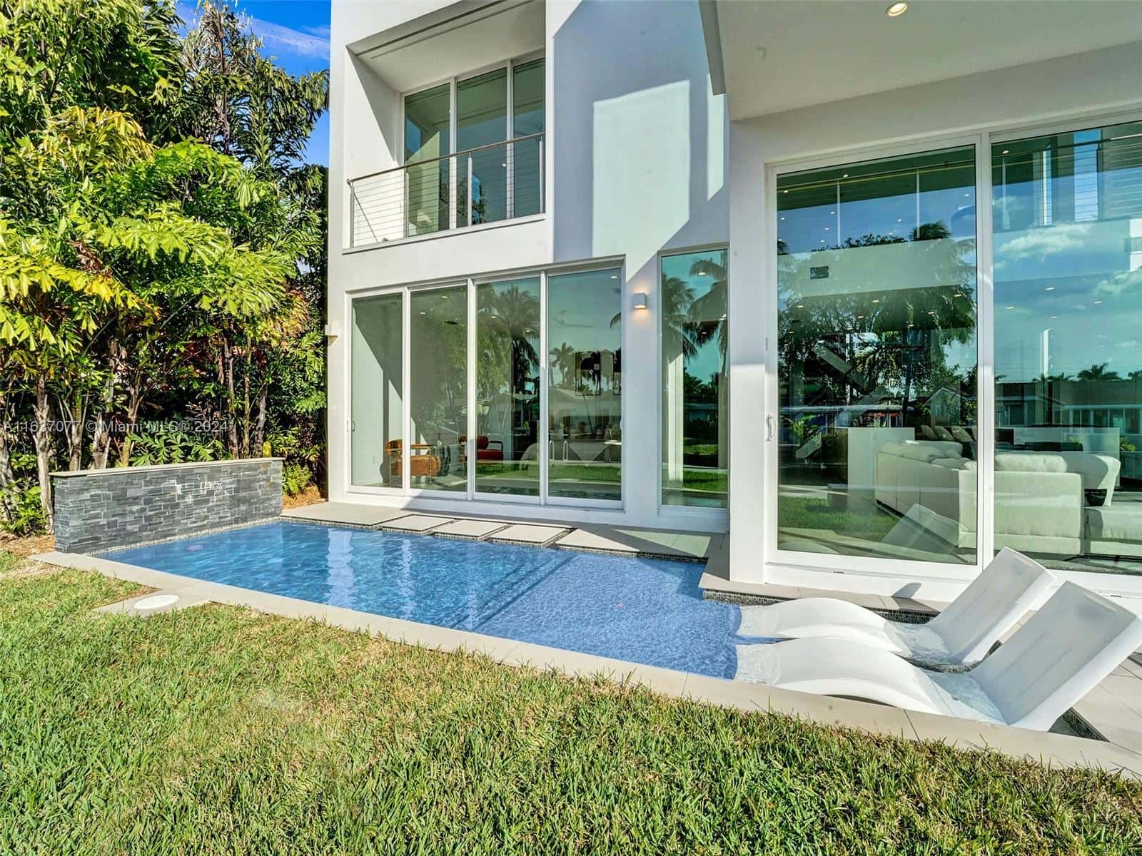 VILLA WREN Rental in Miami thumbnail 15