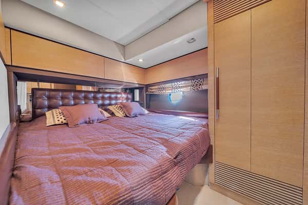 Azimut Flybridge 70' thumbnail 4