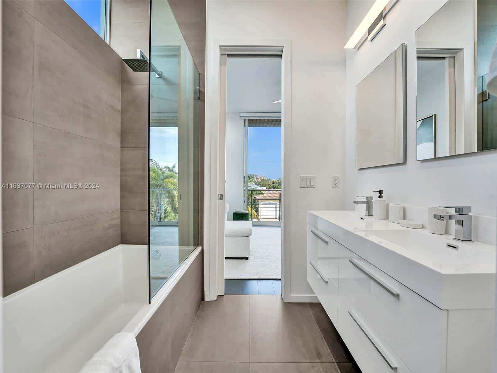 VILLA WREN thumbnail 5