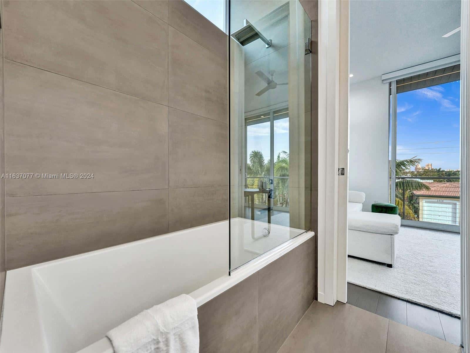 VILLA WREN thumbnail 4