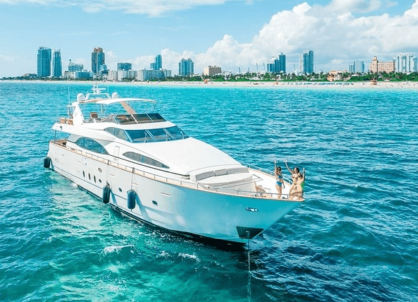 Top 5 Yacht Charter Destinations in Biscayne Bay Miami