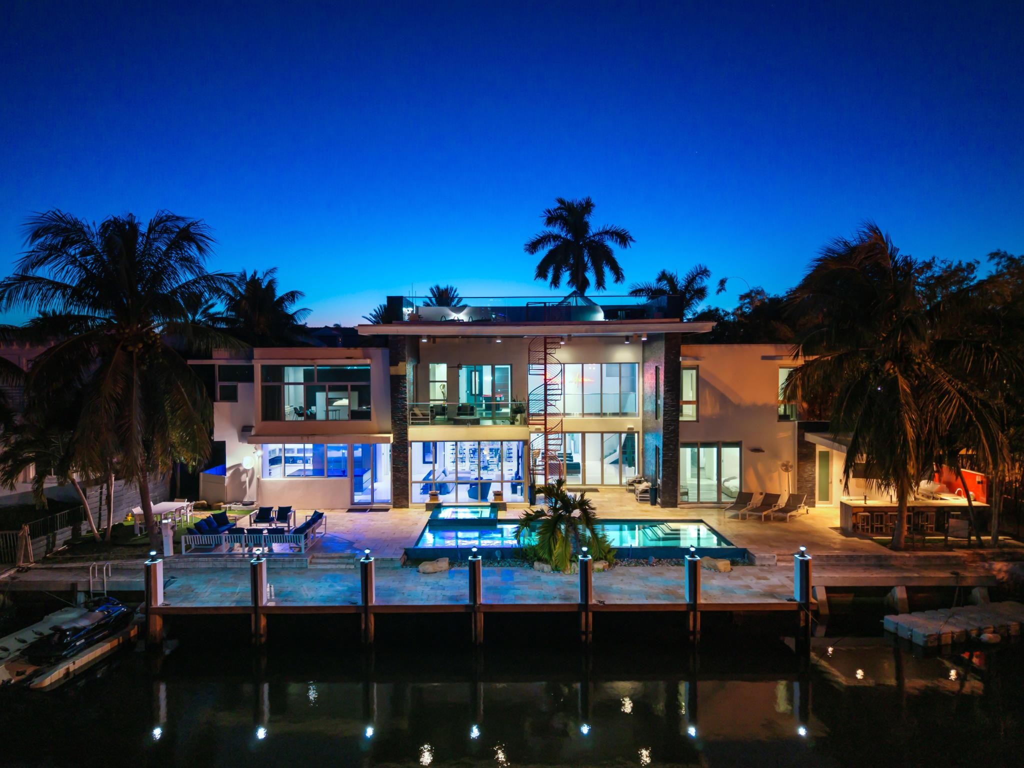 LAS PALMAS ROYAL Rental in Miami - Image 1