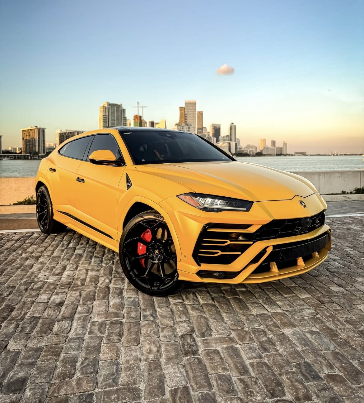 Lamborghini Urus - Image 1