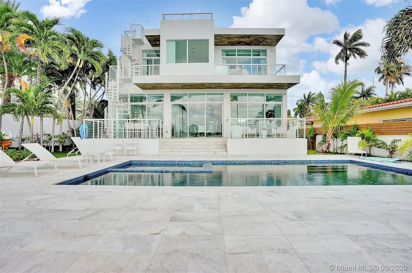 VILLA CASCADE Rental in Fort Lauderdale - Image 1