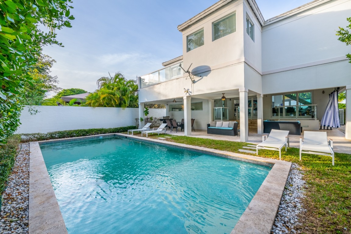 VILLA GLO Rental in Fort Lauderdale - Image 1